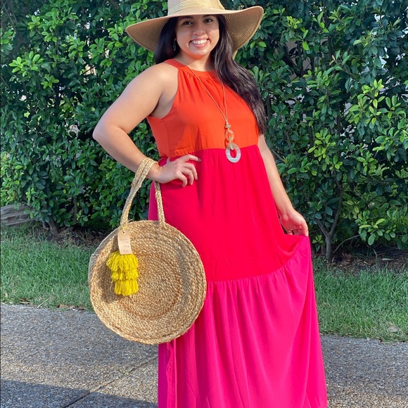 Beautiful bold color dress - Picture 3 of 3